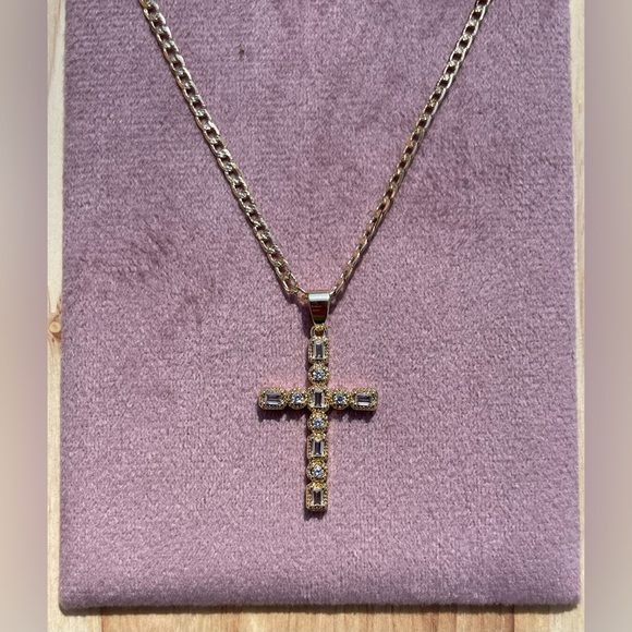 Ana Cruz - Picture 5 of 5